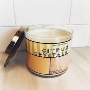 bath & body works 3 wick candle- citrus crystal